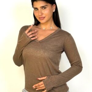 דגם 5010: חולצת וי קרעים ש.ארוך פתח בשרוול